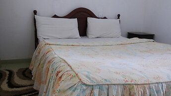 St Lira Hotel