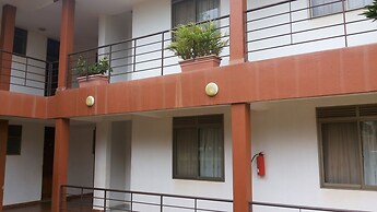 St Lira Hotel