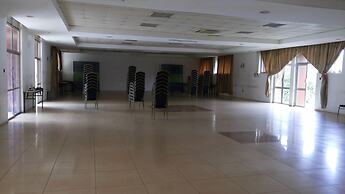 St Lira Hotel