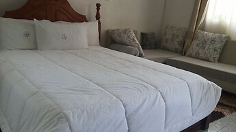 St Lira Hotel