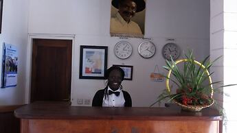 St Lira Hotel