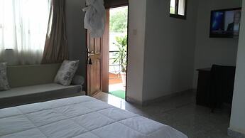 St Lira Hotel