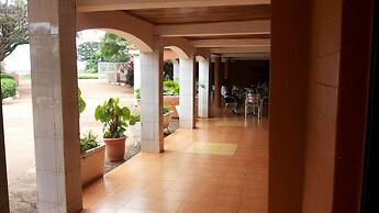St Lira Hotel