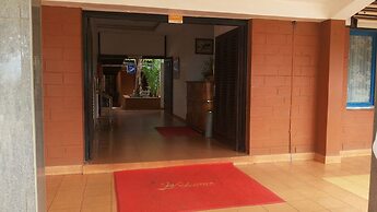 St Lira Hotel