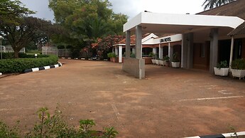 St Lira Hotel