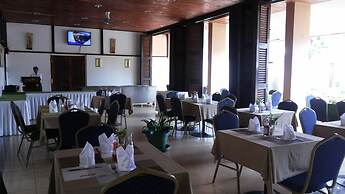 St Lira Hotel