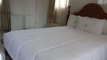 St Lira Hotel