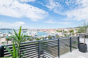 Apartments and Rooms Mare