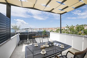 Apartments and Rooms Mare