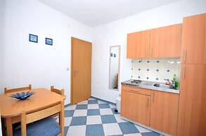 Apartments and Rooms Mare