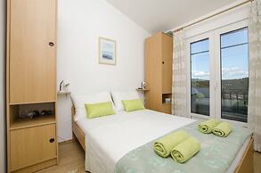 Apartments Oliva