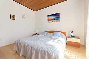 Apartments Ema