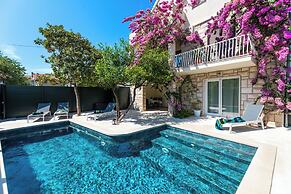 Apartment Bracholet