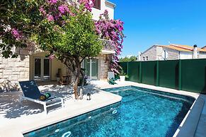 Apartment Bracholet