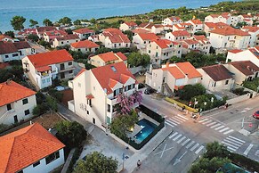 Apartment Bracholet