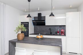 Apartment Bracholet
