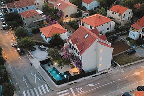 Apartment Bracholet