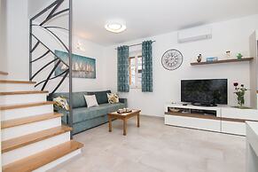 House Tia