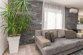 Apartments Mladen