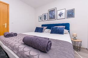 Apartments Mladen