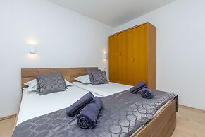 Apartments Mladen