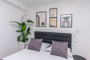Apartments Mladen