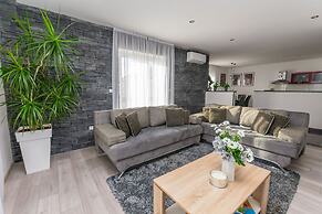 Apartments Mladen