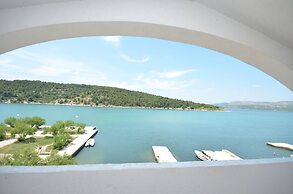 Apartments Zlatko