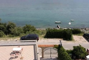 Apartments Tina Sea View