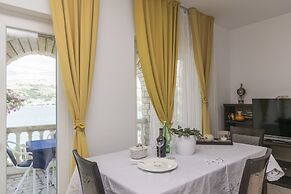 Apartments Tina Sea View