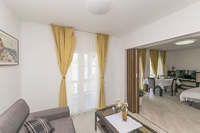 Apartments Tina Sea View
