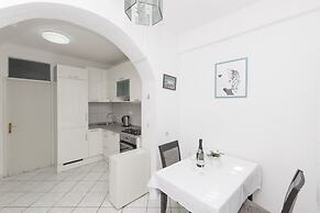 Apartments Tina Sea View