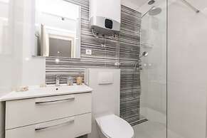 Apartments Tina Sea View