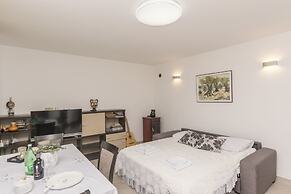 Apartments Tina Sea View