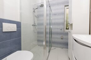 Apartments Tina Sea View