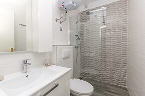 Apartments Tina Sea View