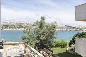 Apartments Tina Sea View