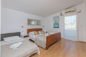 Apartment Goge