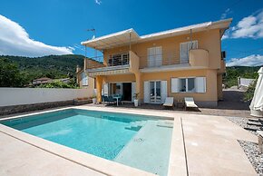 House Gold Point
