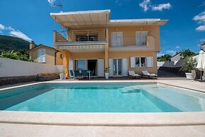 House Gold Point