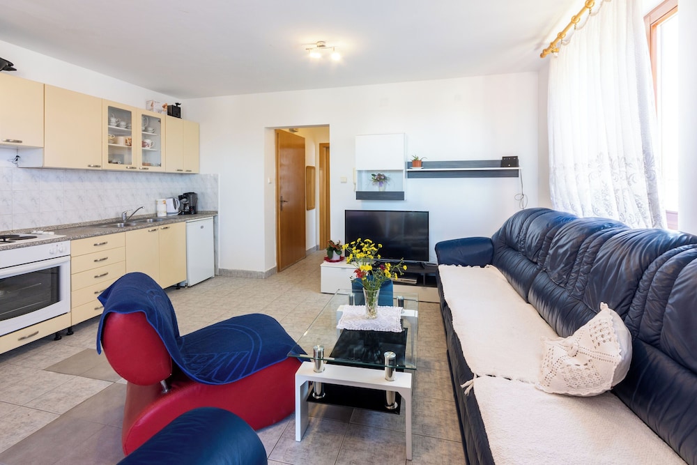 Apartment Besima