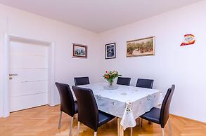 Apartments Maslina