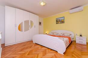 Apartments Maslina