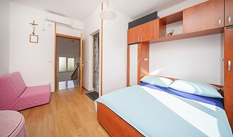 Apartment and Room Stefanija