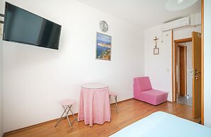 Apartment and Room Stefanija