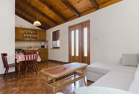 Apartments Vesna With Pool