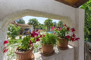 Apartments Vesna With Pool