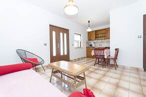 Apartments Vesna With Pool