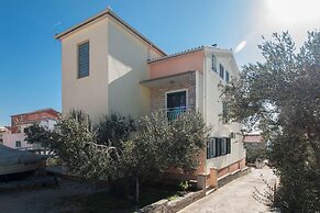 Apartments Frane