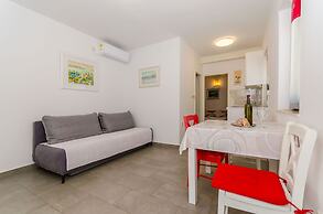 Apartments Pharos